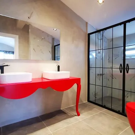 Astonis Hotel 4*